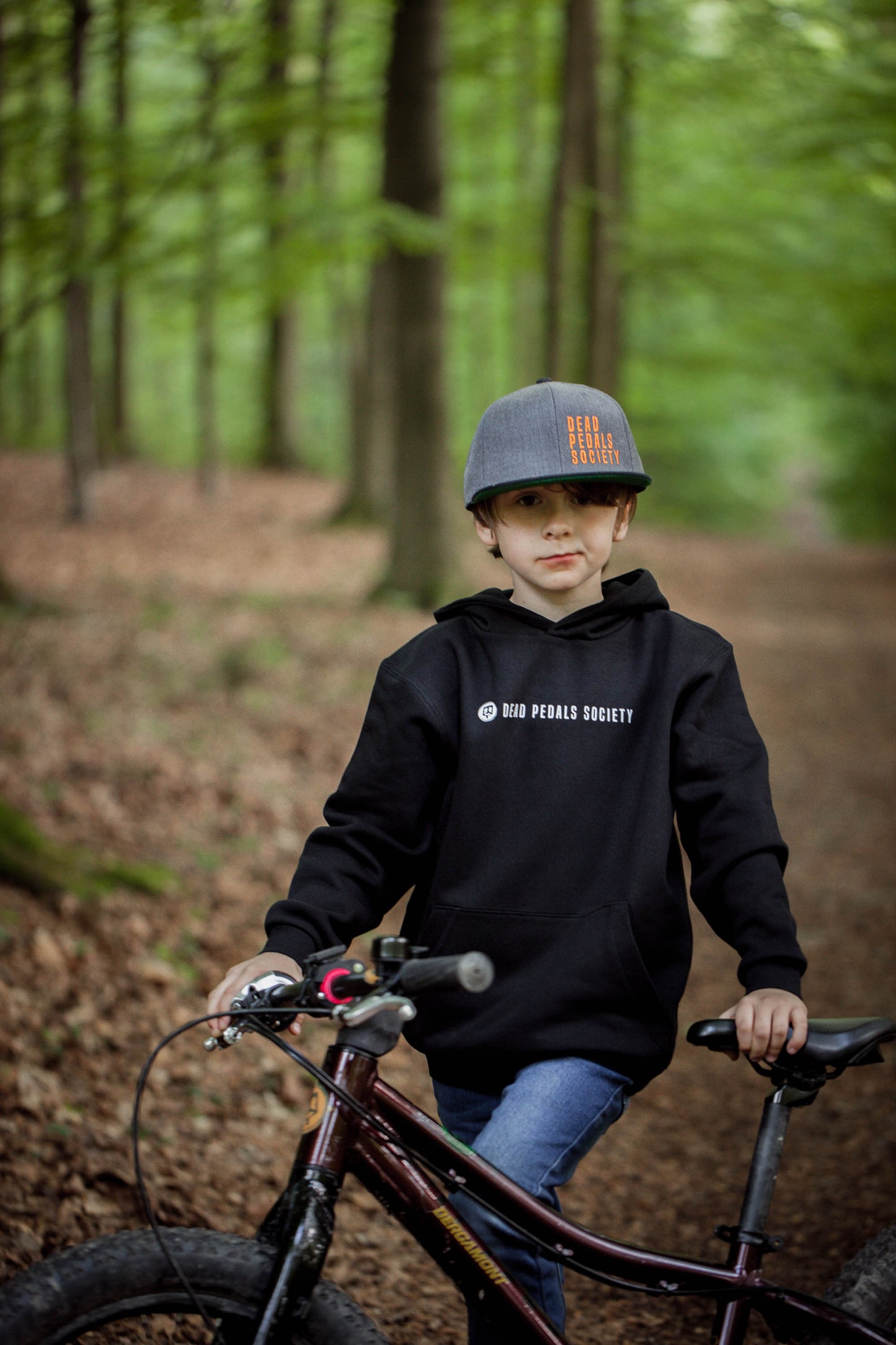 Kids Hoodie „Into the Trails“